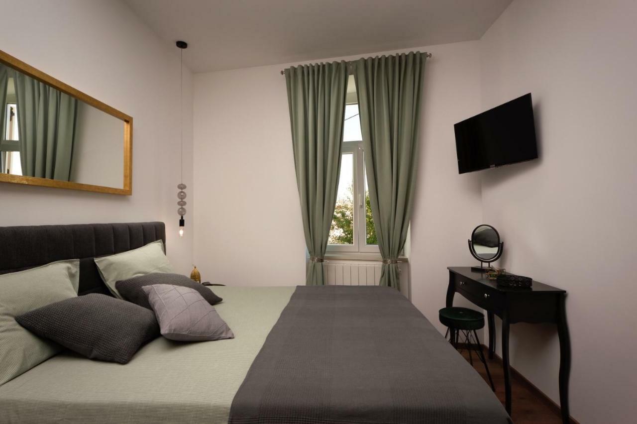 Apartment Altana With Free Parking بولا المظهر الخارجي الصورة
